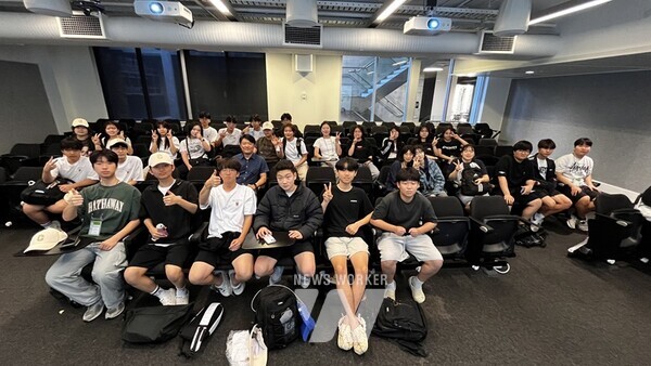 전남 곡성군은 지난 9일 관내 예비 고등학생 30명을 대상으로 3주간 호주 어학연수를 보냈다.