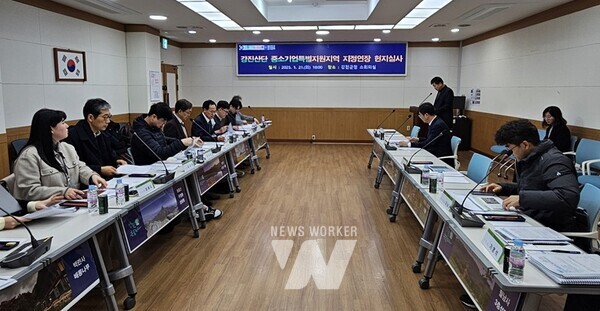 지난 1월 중소벤처기업부 기업환경조사단 현지 실사 중 연장신청 발표 현장.