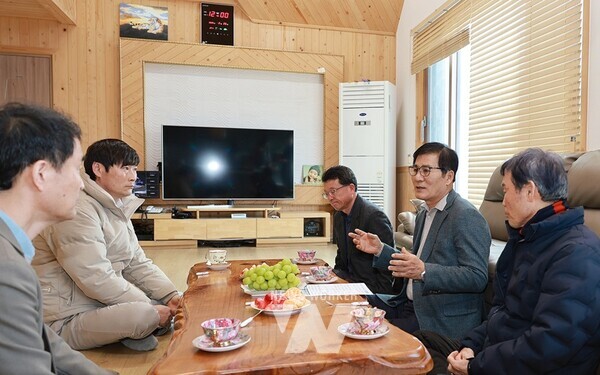 고(故)이천석 애국지사의 손자 이태웅 씨 위문