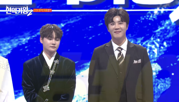 애초에 '현역가왕2' 톱2로 거론된 박서진(왼쪽)과 진해성이 최종 우승을 다퉜다. [사진=MBN '현역가왕2' 13회 캡처]