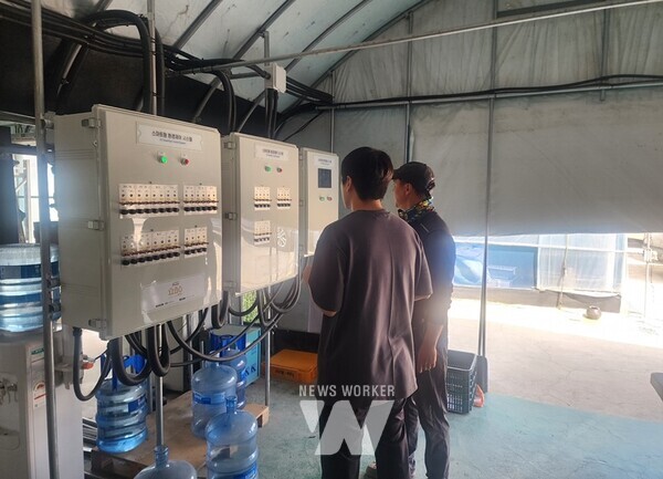 스마트팜 사업 대상자 교육 및 농가 현장방문 모습. (사진제공-나주시)