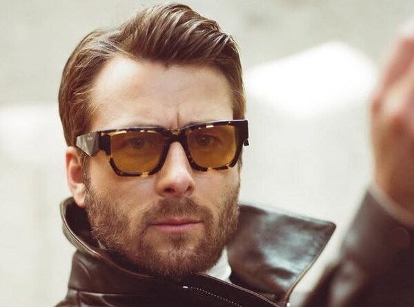 영화 '탑건 매버릭'에서 인상 깊은 연기를 보여준 배우 글렌 파월 [사진=GQ·글렌 파월 인스타그램]