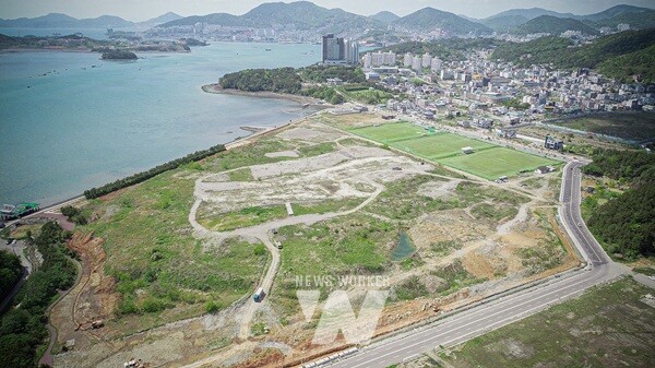 D-500, 주행사장이 될 돌산 진모지구