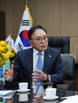 D-500, 박수관 민간조직위원장