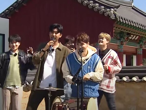 한 무대에서 노래하는 임영웅과 박서진 [사진=미스 앤 미스터 트롯]