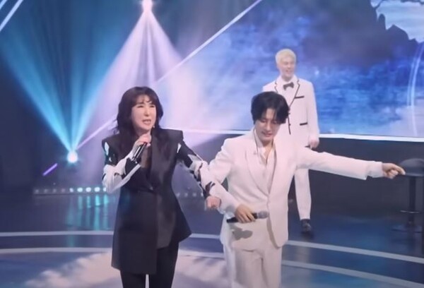 소속사 대표와 소속 가수 사이를 넘어 친구처럼 친한 서주경, 강문경 [사진=MBN MUSIC]