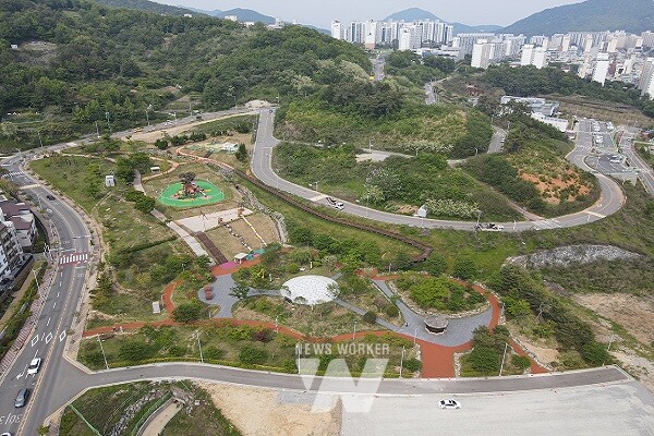 여수시 웅천 암골못공원 생각키움 체험놀이터 전경