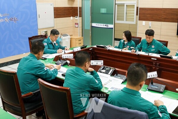 16일 순천시 재난종합상황실에서 집중호우 대응체계를 점검하는 상황판단회의를 가졌다