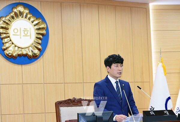 광양시의회(의장 최대원)는 16일 제337회 임시회 제2차 본회의를 끝으로 10일간 진행된 임시회 의사일정을 모두 마무리했다