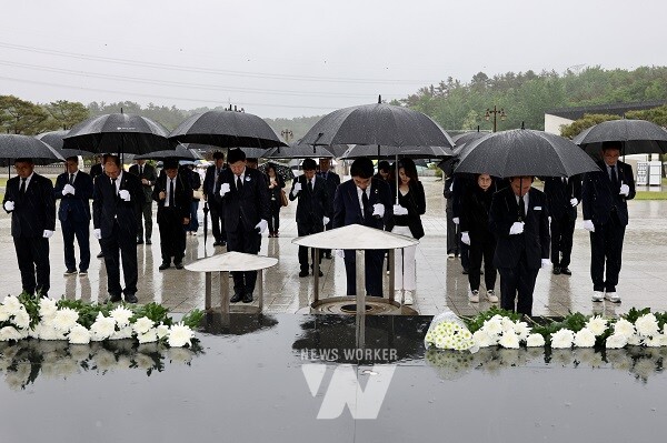 전라남도의회 518민주화운동 45주년 기념 민주묘지 참배