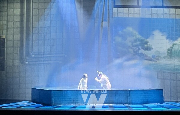 지난 17일, 백운아트홀에서 어린이 뮤지컬 '장수탕 선녀님'이 공연되고 있다.