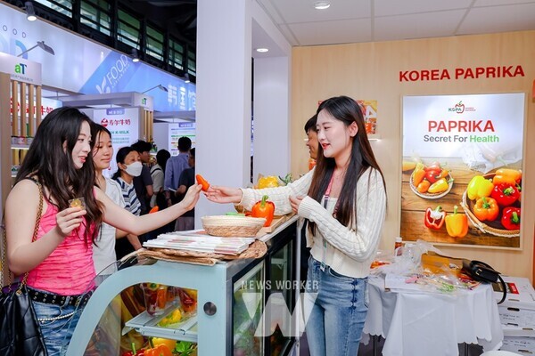 2025 SIAL 상하이 식품박람회 한국관 전경(참고사진2) 2025 SIAL 상하이 식품박람회 한국관 수출 상담(참고사진3) 2025 SIAL 상하이 식품박람회 한국관 시음·시식