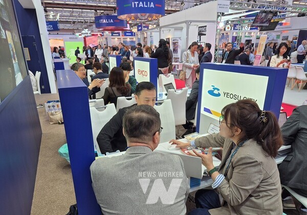 여수시(시장 정기명)가 지난 20일부터 22일까지 독일에서 열린 ‘IMEX 프랑크푸르트’에 참가해 해외 기업체를 대상으로 마이스(MICE) 행사 유치 마케팅을 펼쳤다