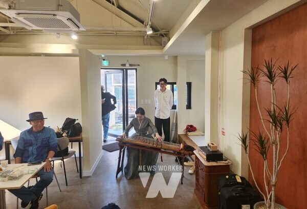 광주시 남구(구청장 김병내) 사직동 일원에 복고풍 문화예술 공간 조성을 위해 추진 중인 살롱 드 사직 1호 살롱이 문을 열었다.