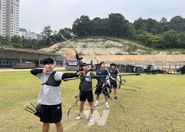광주시 남구청 소속 레슬링부와 양궁부가 경기력 향상 및 훈련 환경 개선 등을 위한 정부 지원을 받게 되면서 신바람이 일고 있다.