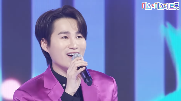 트로트 계 춤신춤왕 김희재는 발라드도 곧잘 부른다. [사진=미스 앤 미스터 트롯]
