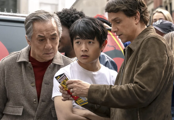 성룡(왼쪽)과 랄프 마치오가 출연한 '베스트 키드: 레전드' [사진=영화 '베스트 키드: 레전드' 스틸]