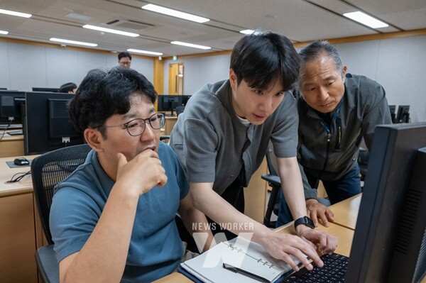 광양제철소가 직원들을 대상으로 RPA(사무자동화)교육을 진행하고 있다