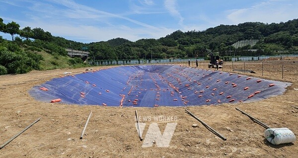 선월하이파크단지 공사현장 내 우수 저류지. 빗물저장, 배수 조절로 침수피해를 예방한다.