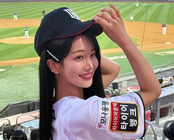 시구 후 인증샷을 남긴 김소연 [사진=김소연 인스타그램]