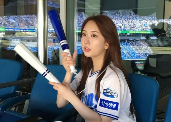 삼성 경기에 앞서 시구하고 애국가도 부른 전유진 [사진=전유진 인스타그램]