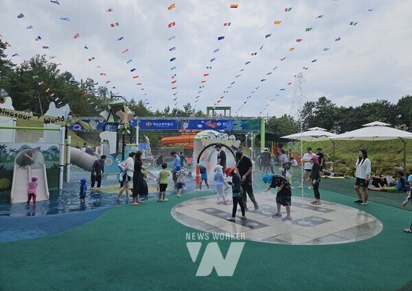 전남 해남군은 오는 5일부터 해남공룡박물관 내 물놀이 체험장을 운영한다.