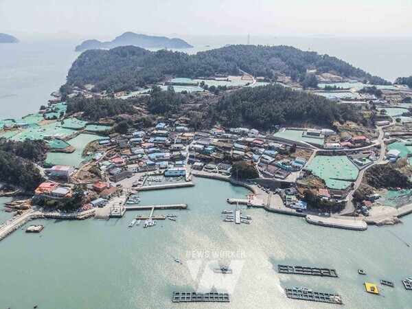 전남 완도군은 지방시대위원회가 주관하는 「2026년 농어촌 취약지역 생활 여건 개조사업」 공모에 금일읍 소랑리, 노화읍 석중리 2개 마을이 선정되는 쾌거를 이뤘다.