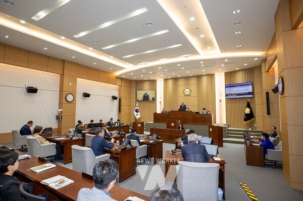 해남군의회(의장 이성옥)는 오는 7월 15일 제345회 해남군의회 임시회 제1차 본회의를 시작으로 7월 25일까지 11일간의 의사일정에 돌입한다-2025.6.27 본회의