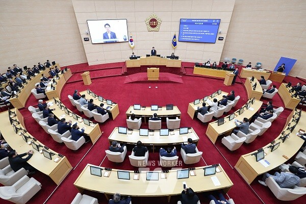 전라남도의회(의장 김태균)는 ‘전라남도 통합대학교 국립의과대학 설립 지원 특별위원회(이하 특별위원회)’를 구성하고 국립의과대학 설립을 위해 전폭적인 지원에 나섰다