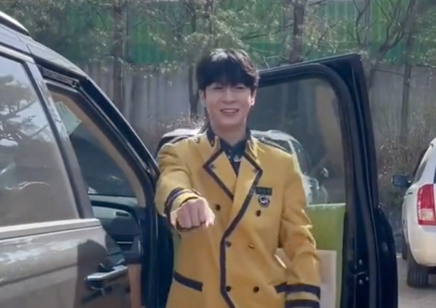 서공예 입학식에 참석한 정동원이 깜짝 댄스를 선보였다.