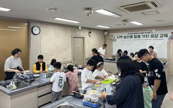 광주광역시 농업기술센터는 우리밀을 활용한 요리체험인 ‘지역농산물 활용 가치 공감 교육’ 교육생을 모집한다