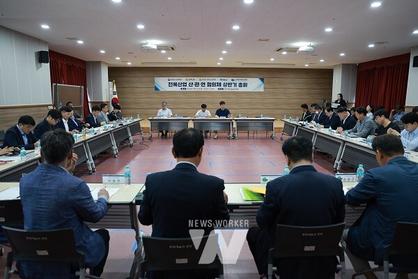완도군, 전복산업 산·관·연 협의체 총회 개최