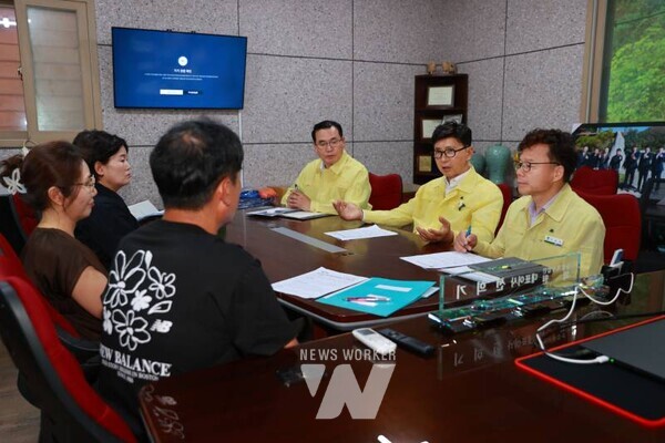 전남 보성군은 폭염 장기화에 대비해 공무원-축산농가 간 1:1 담당제를 운영하고, 사전 예방 중심의 통합 관리 체계를 구축해 주목을 받고 있다.