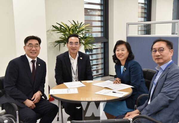 국립순천대학교(총장 이병운)는 지난 16일(수)부터 17일(목)까지 국회와 국정기획위원회를 방문해, 전라남도 국립의과대학 설립의 당위성을 적극 설명하고 관련 정책이 국정과제에 반영될 수 있도록 건의했다