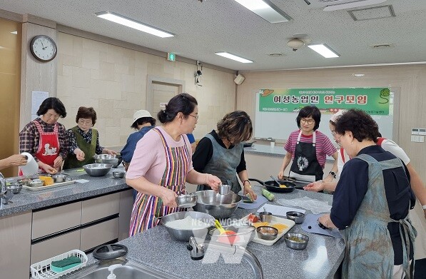 광주광역시 농업기술센터는 ‘여성농업인 주도 연구모임’을 통해 여성농업인의 자율학습 문화 확산과 역량 강화를 지원한다