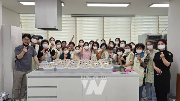 우리 쌀과 밀을 활용해 ‘단호박 쌀 찜 케이크’를 만들었다