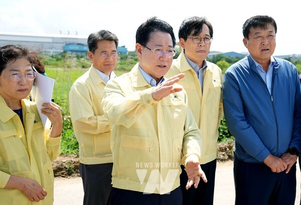 김영록 지사, 영암 삼호읍 집중호우 피해현장 방문