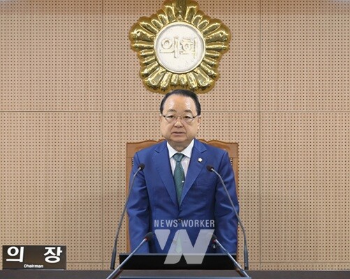 광주 북구의회는 지난 제9대 후반기 1년 동안의 의정활동을 결산하며, 북구 발전을 위한 구민의 대변자로서 지역 현안과 주민 생활 밀착형 의정활동을 펼쳐 왔다