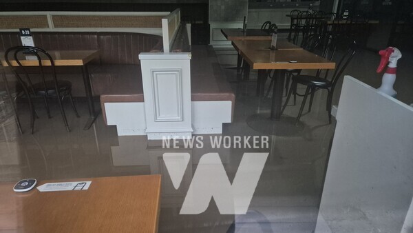 매장이 침수된 가평 소재 애슐리 퀸즈 매장 [사진=독자 제공] 