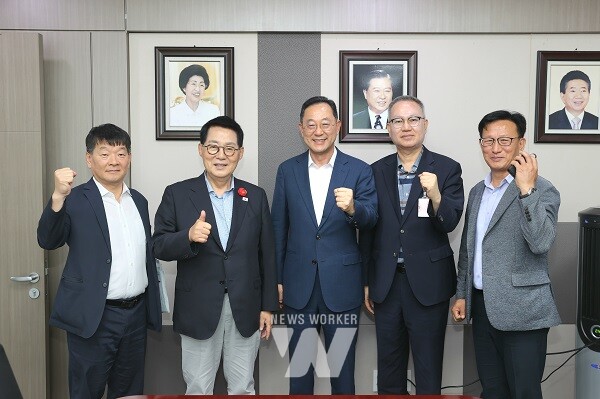 명현관 군수 국비확보를 위한 박지원국회의원 방문