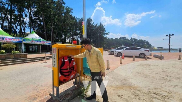 전라남도가 해수욕장을 찾는 이용객이 증가할 것으로 보고, 선제적 안전사고 예방을 위해 8월 24일까지 53개 개장 해수욕장에 대한 안전관리 체계, 이용환경 관리실태 등을 유관기관 합동으로 집중 점검한다