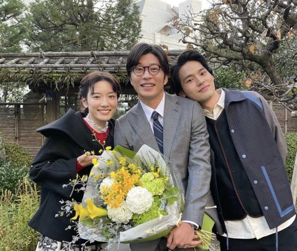 불륜 소동으로 열도 팬들을 패닉에 빠뜨린 나가노 메이(왼쪽)와 다나카 케이(가운데) [사진=나가노 메이 인스타그램]