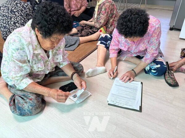 전남 광양시가 ‘민생회복 소비쿠폰’ 지급 2주 차를 맞아 신속한 지급과 시민 불편 최소화를 위해 주말·야간 특별 창구 운영에 나서며 현장 중심의 행정을 강화하고 있다.