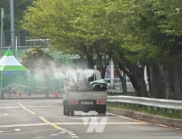 진도군보건소는 여름철 감염병 예방을 위해 연기와 냄새가 없는 친환경 방역소독을 전면 시행한다