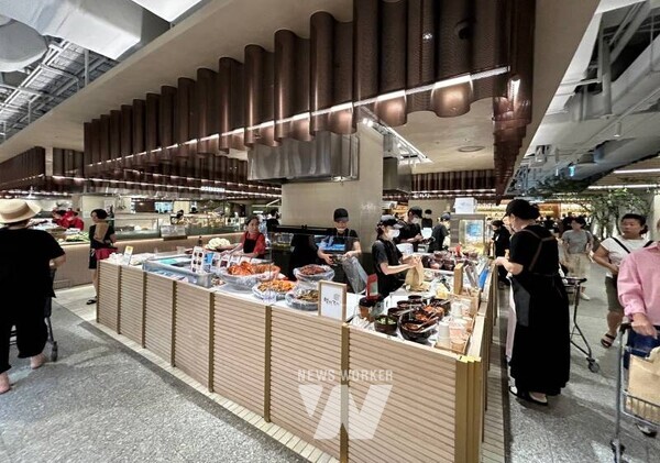 광주광역시(시장 강기정)는 1일부터 7일까지 서울 현대백화점 압구정 본점에서 ‘광주김치 팝업스토어’를 운영한다.