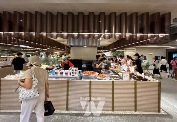 광주광역시(시장 강기정)는 1일부터 7일까지 서울 현대백화점 압구정 본점에서 ‘광주김치 팝업스토어’를 운영한다.