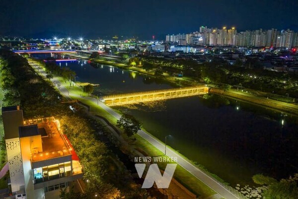 2025 동천야광축제가 펼쳐질 풍덕교와 팔마대교 구간 동천 야경