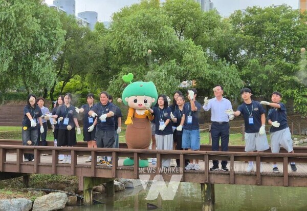 한국농어촌공사는 지난 5일 ‘전남 학생 공공 외교스쿨’소속 학생 외교관 20여 명을 대상으로‘농어촌 인사이트-업 투어’를 진행했다