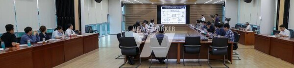 AI와 에너지 융합 및 해외사업 선제 대응 가속화 논의 위한 토론회 진행 모습