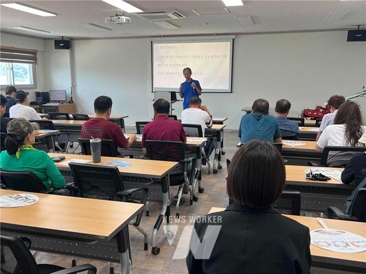 장흥군은 귀농·귀촌인과 신규 농업인을 대상으로 농업기계 활용 역량 강화 교육을 지난달과 8월에 개최했다